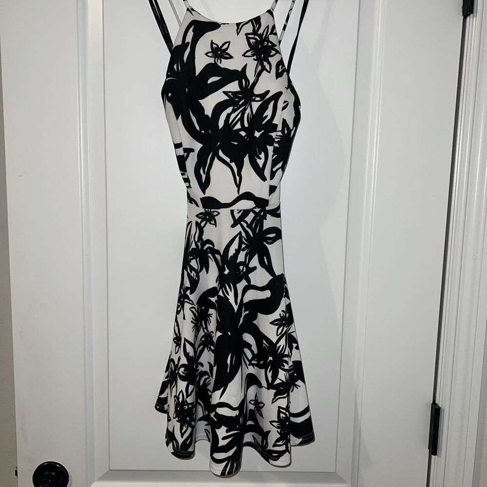 Gorgeous Mini Dress Spaghetti Strap White & Black Floral